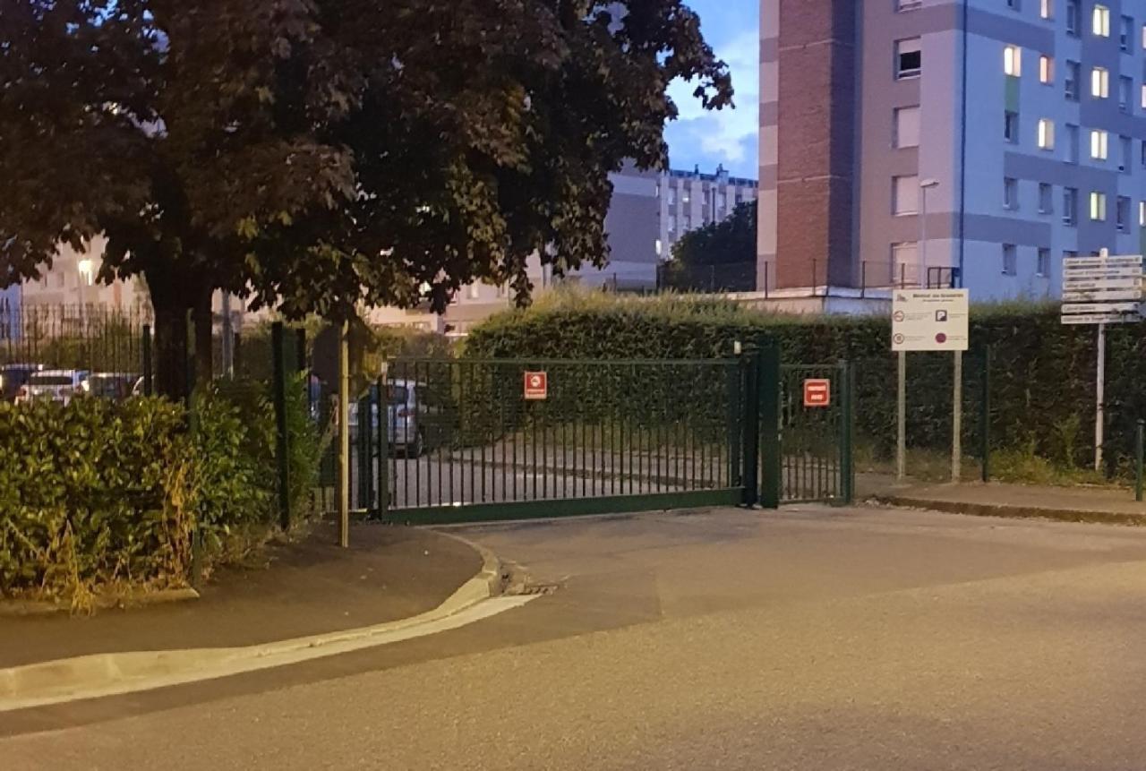 Votre Cocon Parfait A 9 Min D'Eurexpo Et 14 Min Groupama Lägenhet Saint-Priest  Exteriör bild